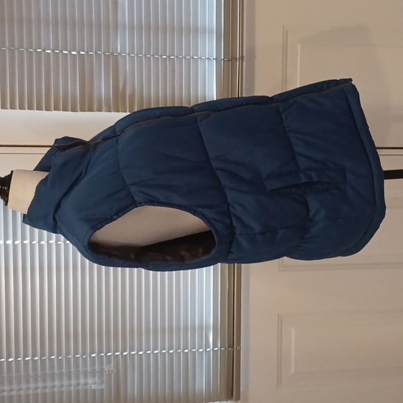4/$80 Blue Puffy Vest - Size Medium - Picture 3 of 9